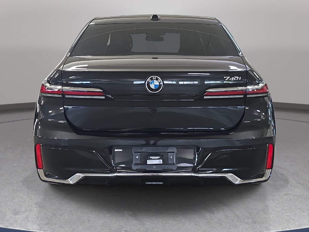 Certified 2023 BMW 740i RWD image 7