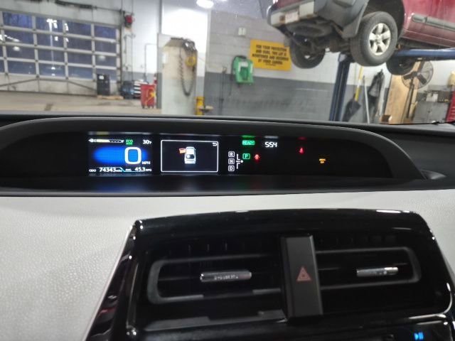 Used 2016 Toyota Prius Three Touring image 22