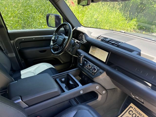 Used 2024 Land Rover Defender 110 X-Dynamic SE AWD/4WD image 19