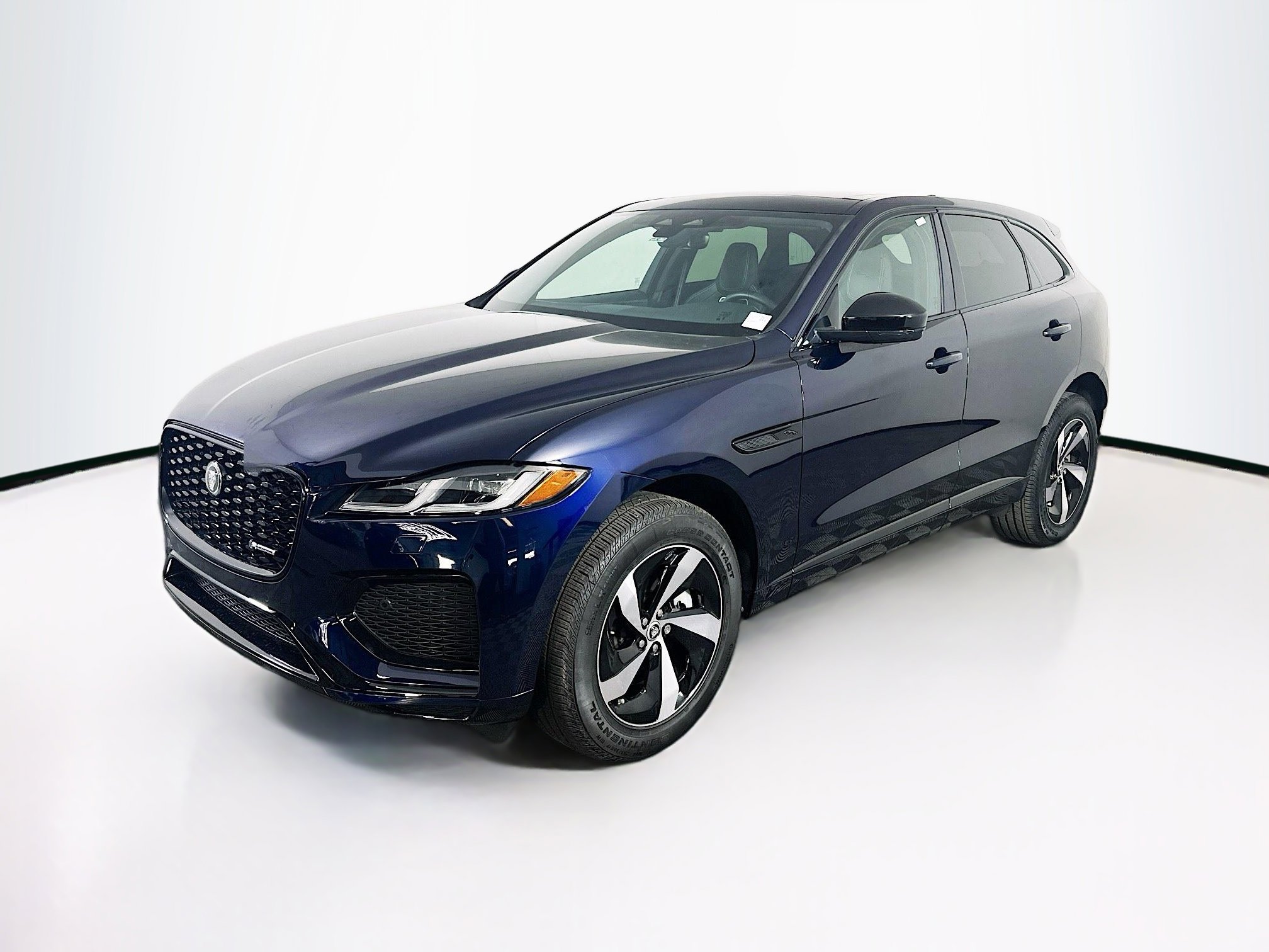 Used 2025 Jaguar F-PACE R-Dynamic S image 3