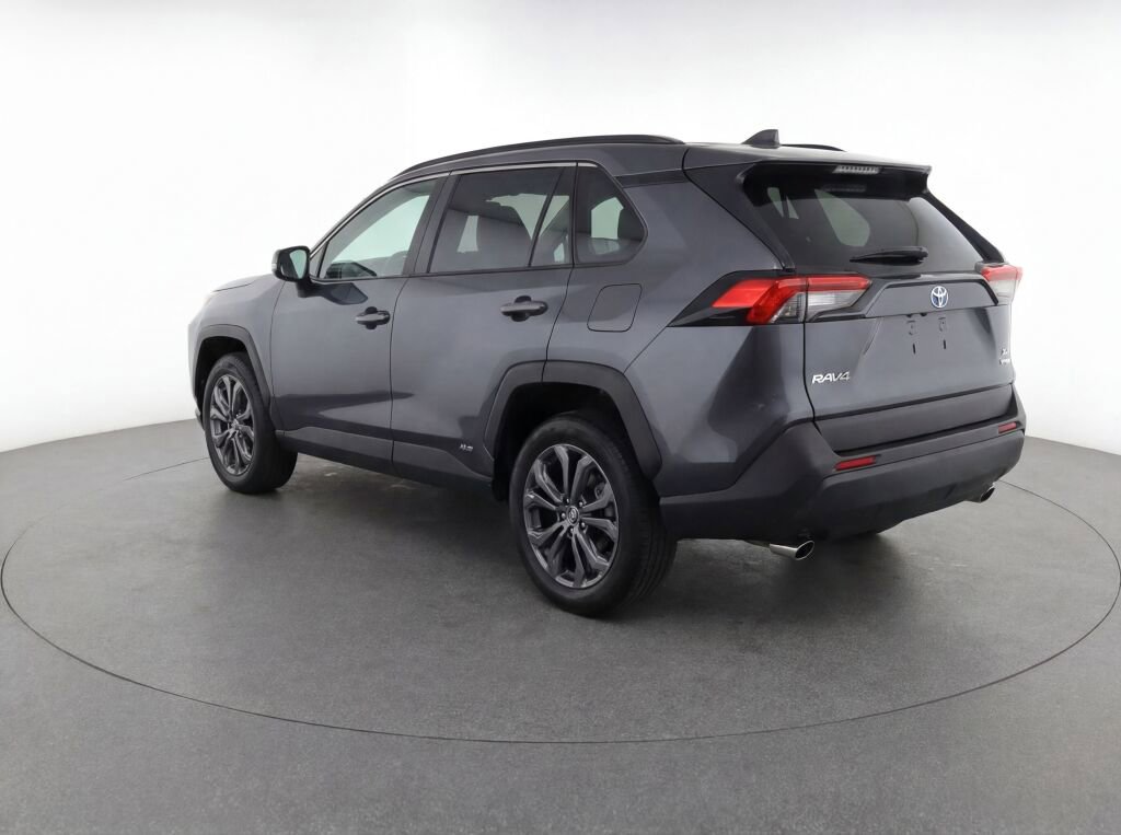 Used 2023 Toyota RAV4 XLE Premium AWD/4WD image 4