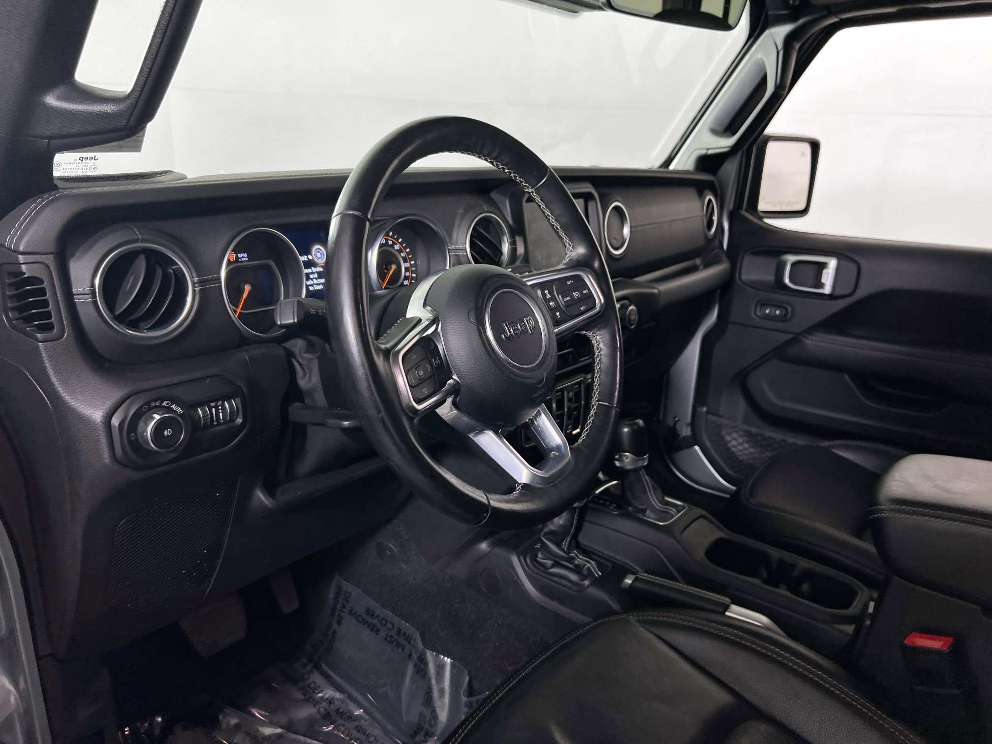 Used 2020 Jeep Wrangler Unlimited Sahara AWD/4WD image 9