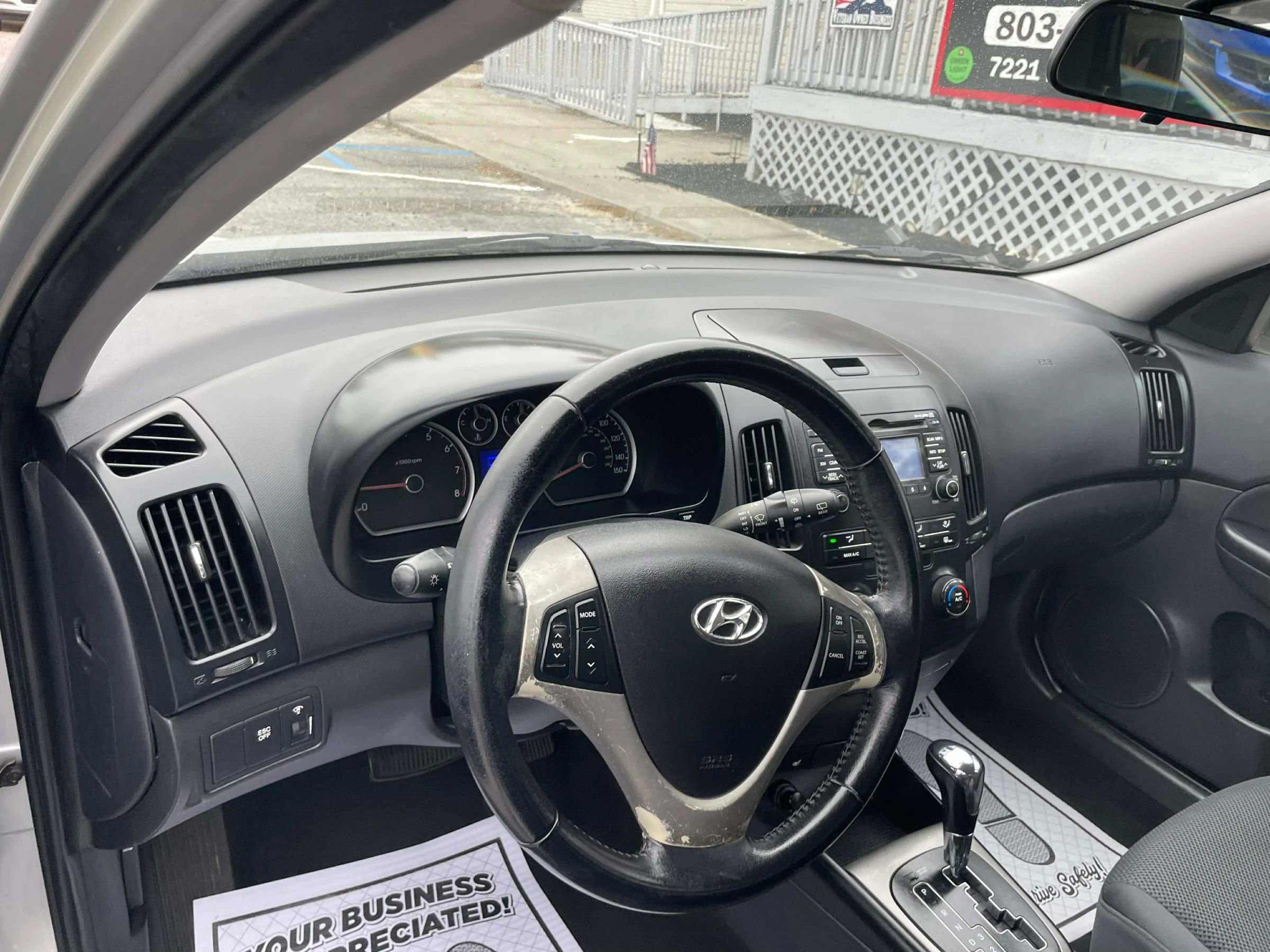 Used 2009 Hyundai Elantra w/ Premium-Sport Pkg 2 image 13