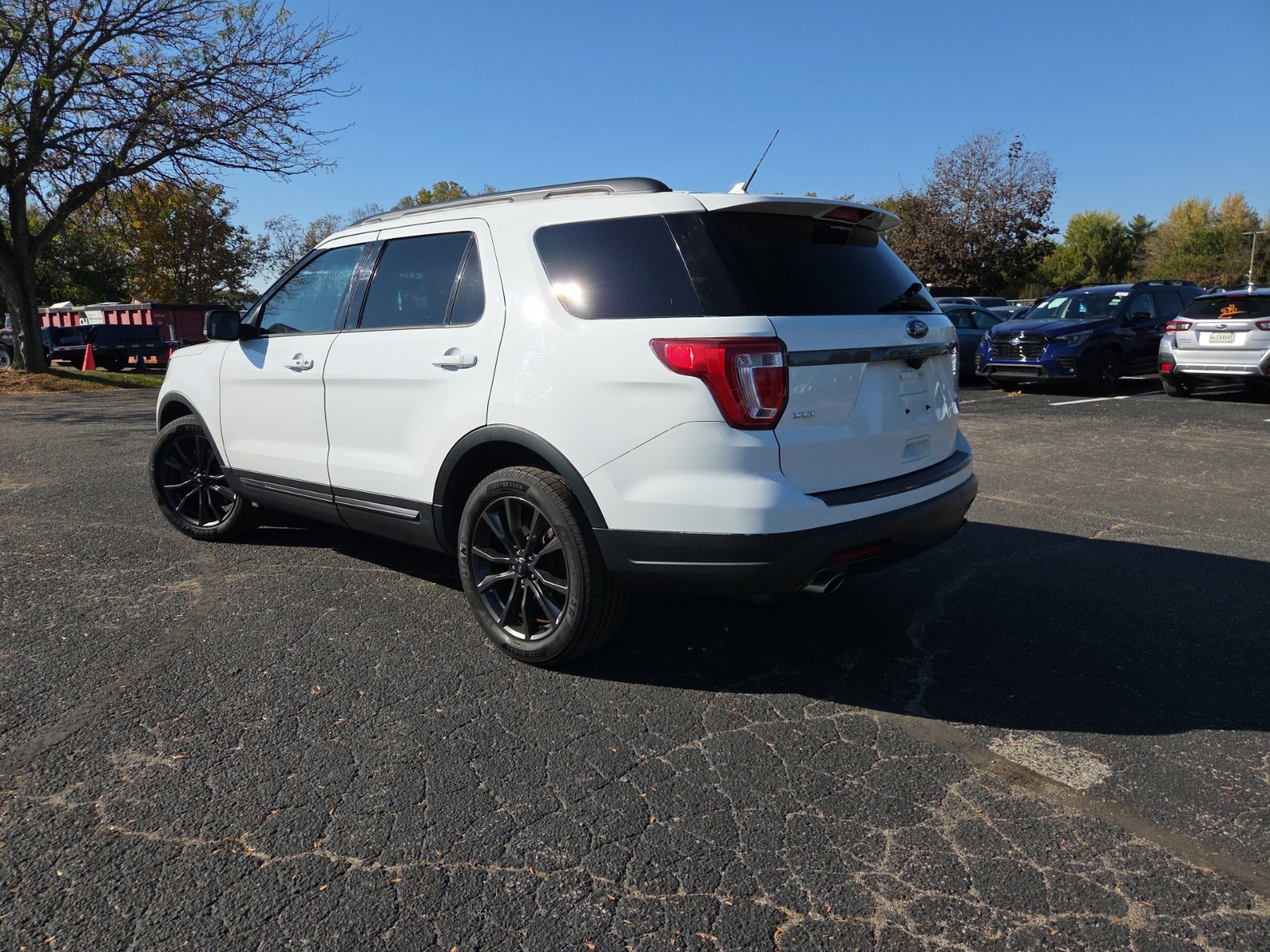 Used 2018 Ford Explorer XLT w/ Equipment Group 202A AWD/4WD image 11