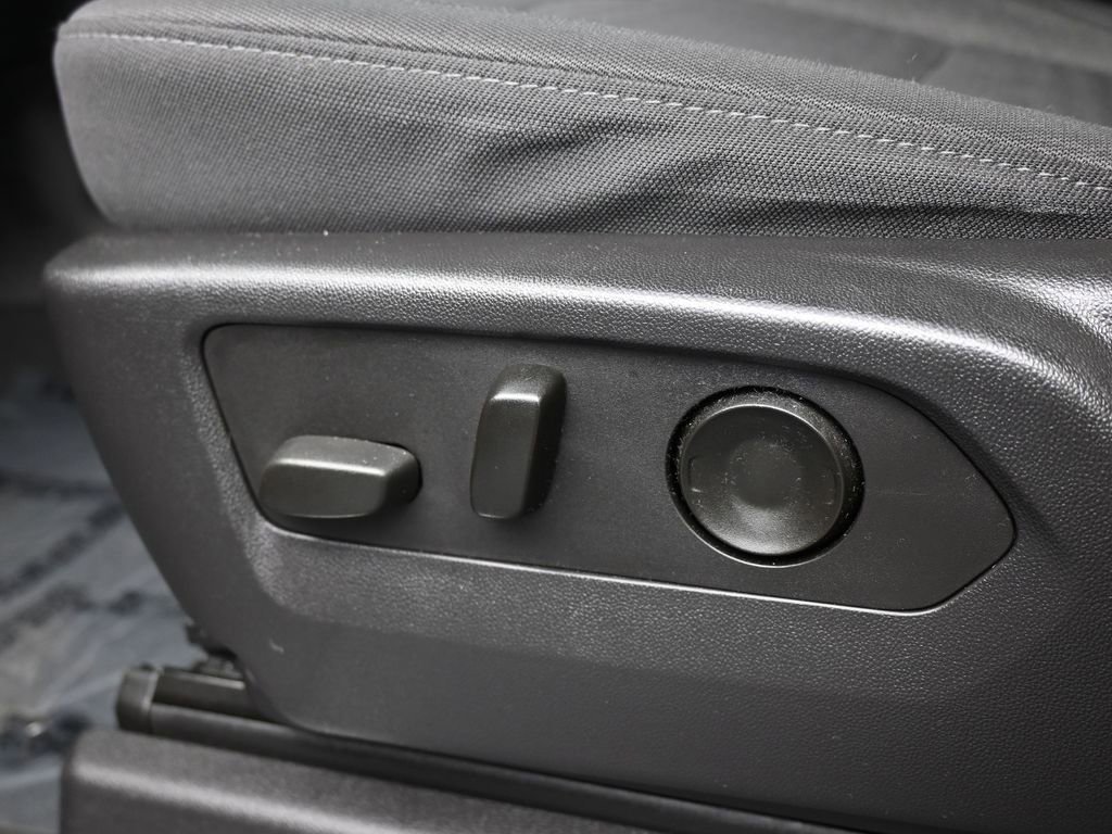 Used 2023 Chevrolet Silverado 1500 LT image 12