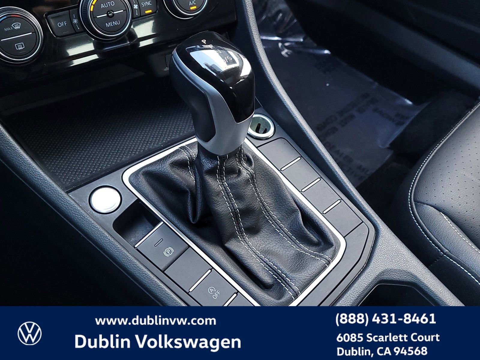 Used 2024 Volkswagen Jetta SE image 19