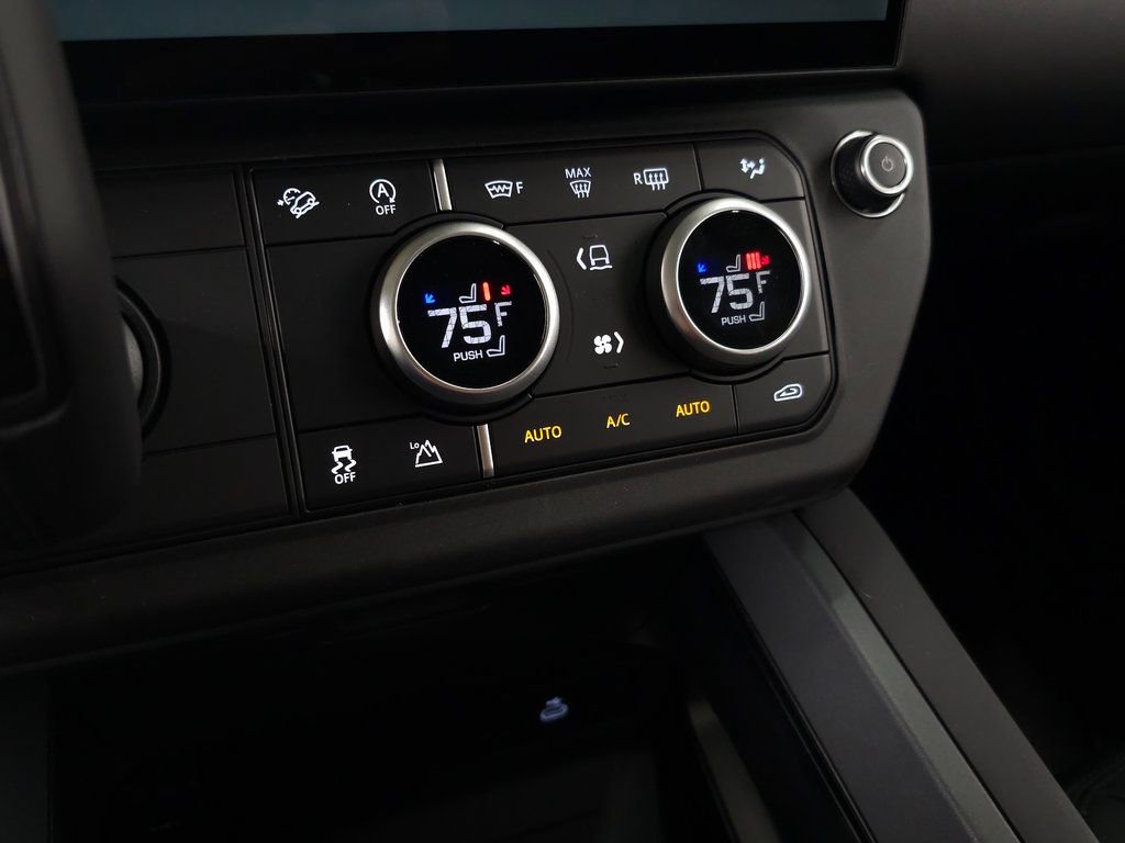Certified 2026 Land Rover Defender 110 S AWD/4WD image 28
