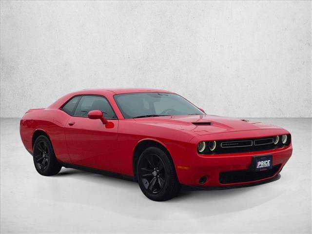 Used 2019 Dodge Challenger SXT RWD image 3