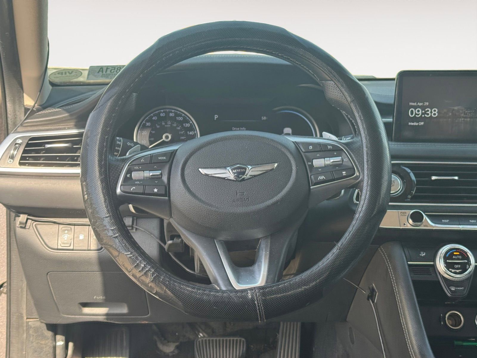 Used 2023 Genesis G70 2.0T RWD image 12