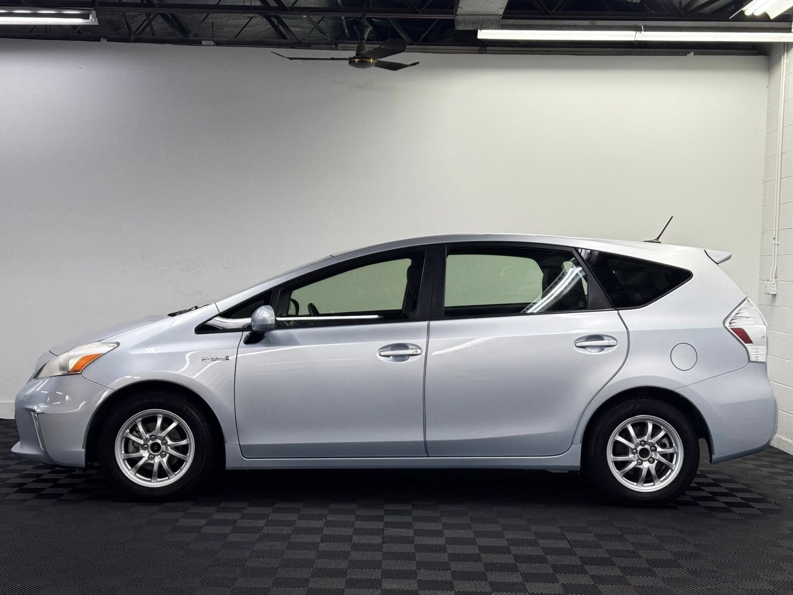 Used 2012 Toyota Prius V Three FWD image 3