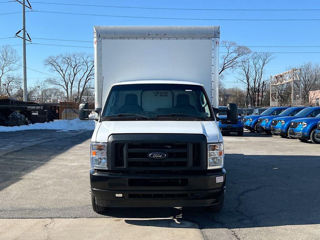 Used 2024 Ford E-450 and Econoline 450 Super Duty w/ Power Windows & Locks Group image 3
