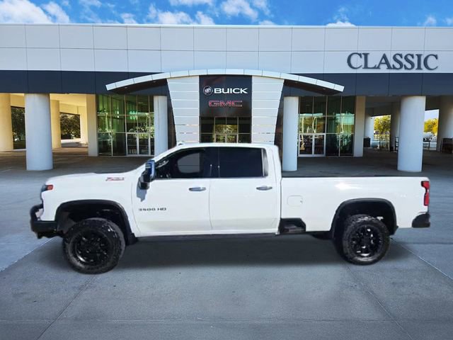 Used 2025 Chevrolet Silverado 3500 LTZ w/ LTZ Premium Package image 5