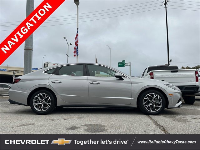 Used 2023 Hyundai Sonata SEL image 3