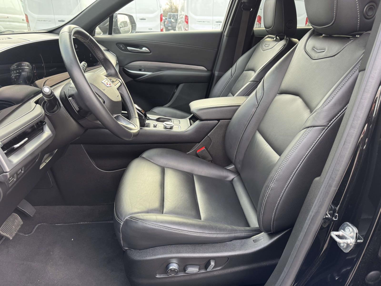 Used 2024 Cadillac XT4 Premium Luxury image 25