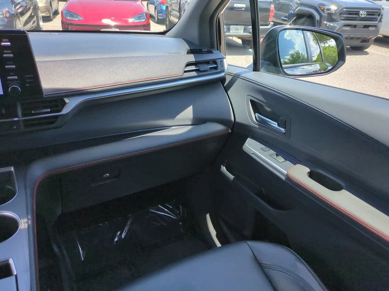 Certified 2021 Toyota Sienna XSE AWD/4WD image 17