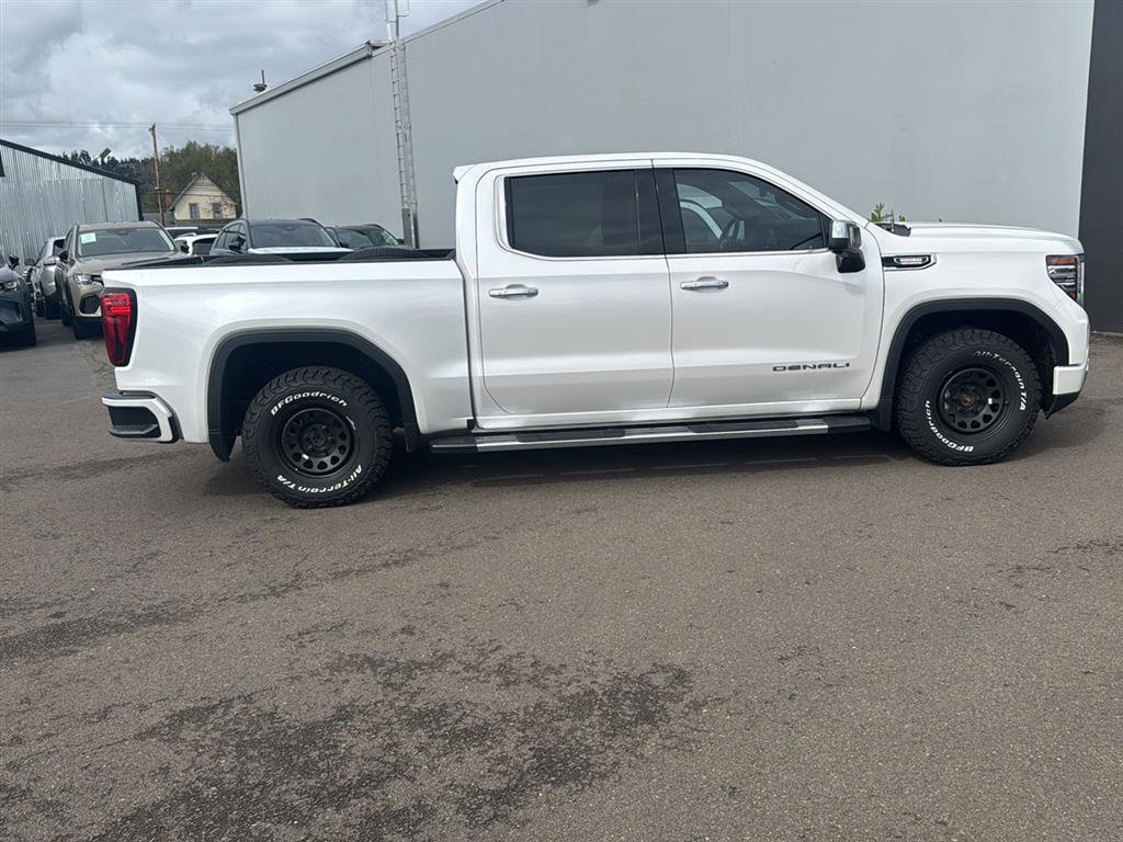 Used 2023 GMC Sierra 1500 Denali w/ Technology Package image 4