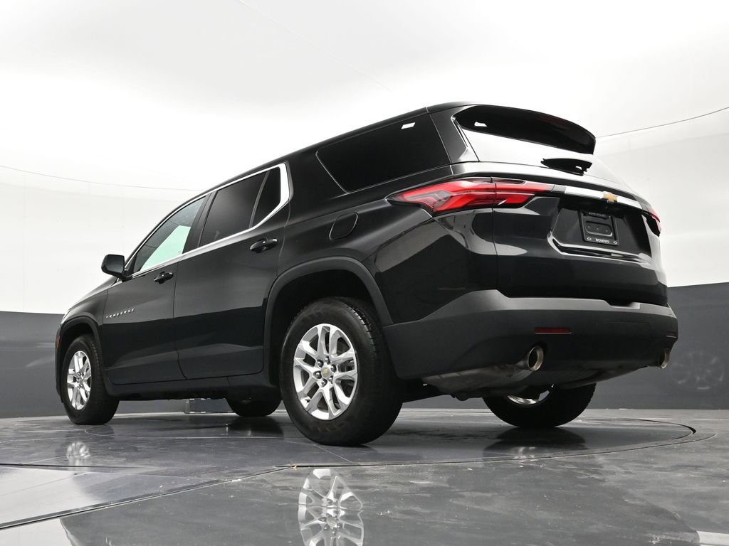 Used 2023 Chevrolet Traverse LS FWD image 23