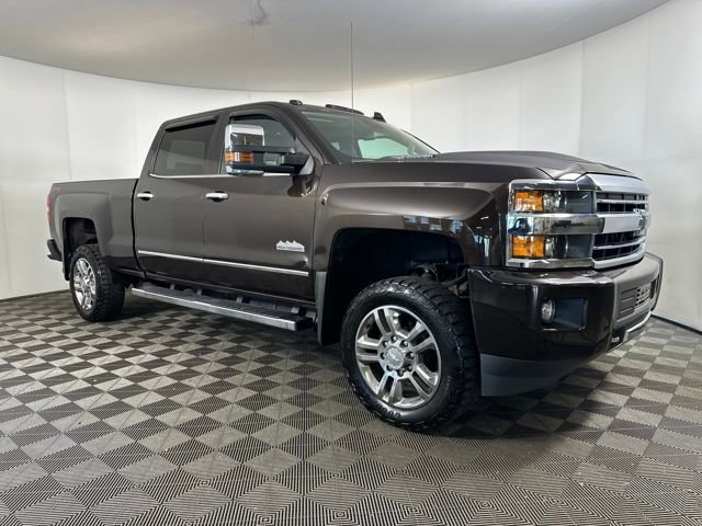 Used 2018 Chevrolet Silverado 2500 High Country w/ Duramax Plus Package image 2