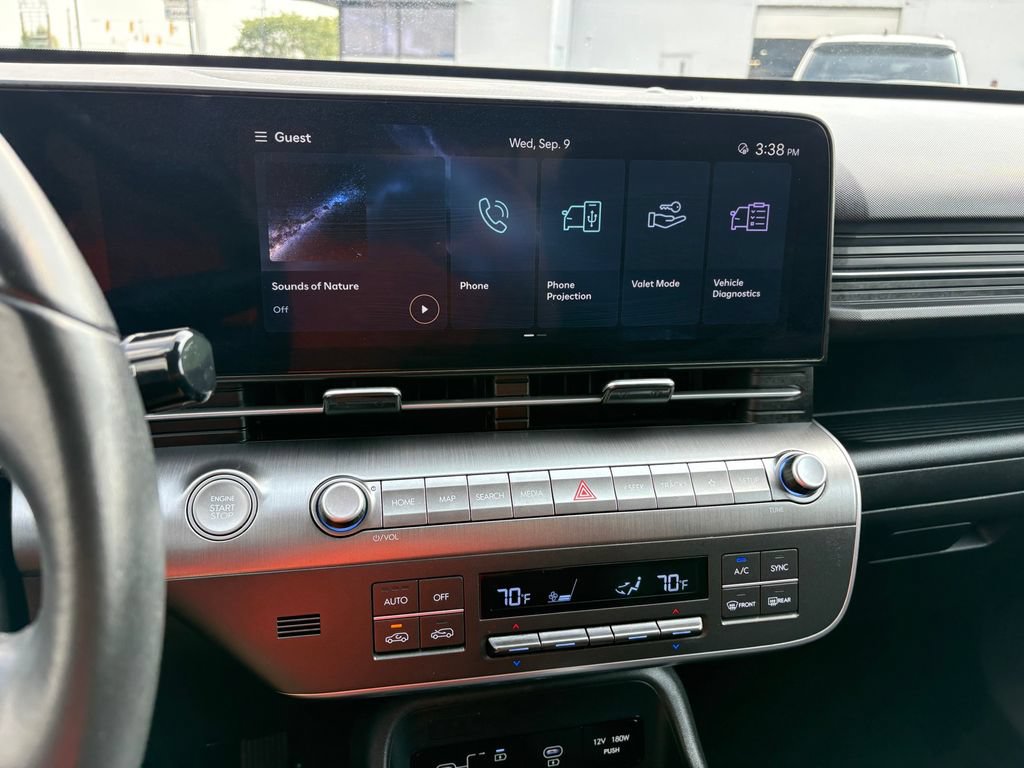 Used 2025 Hyundai Kona SEL AWD/4WD image 16