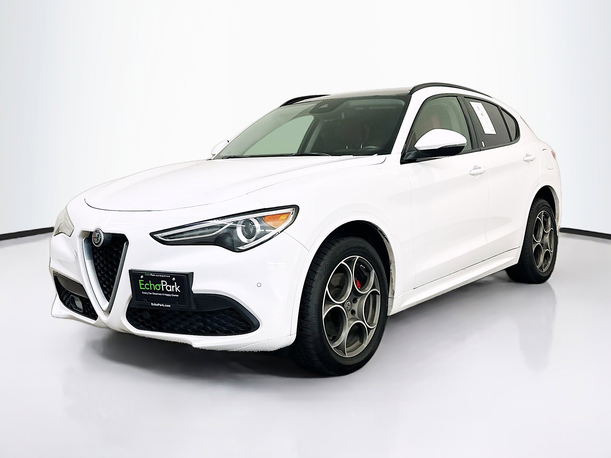 Used 2020 Alfa Romeo Stelvio Sport w/ Quick Order Package 22J Sport AWD/4WD image 3