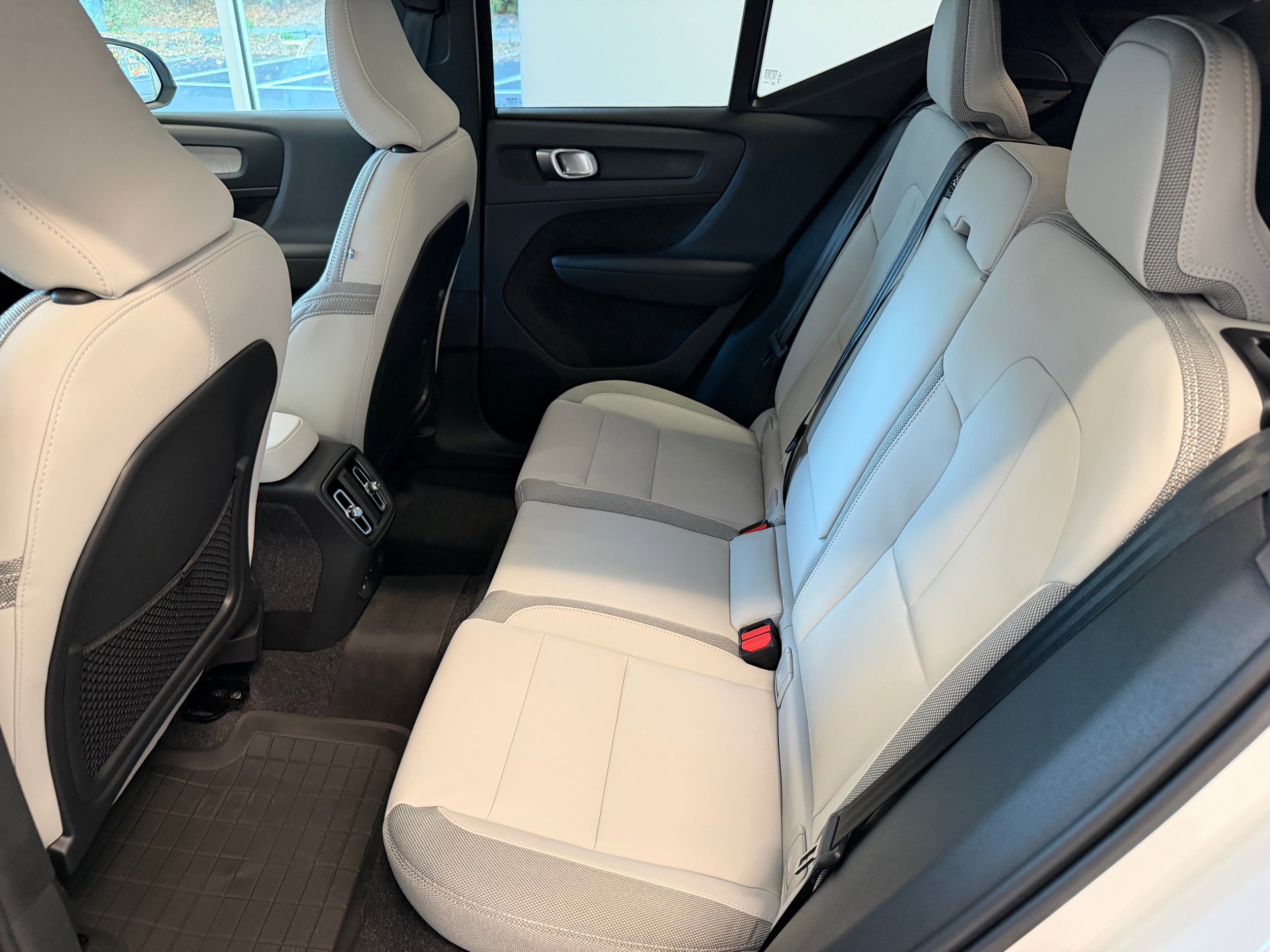 New 2026 Volvo EX40 Plus w/ Climate Package RWD image 30