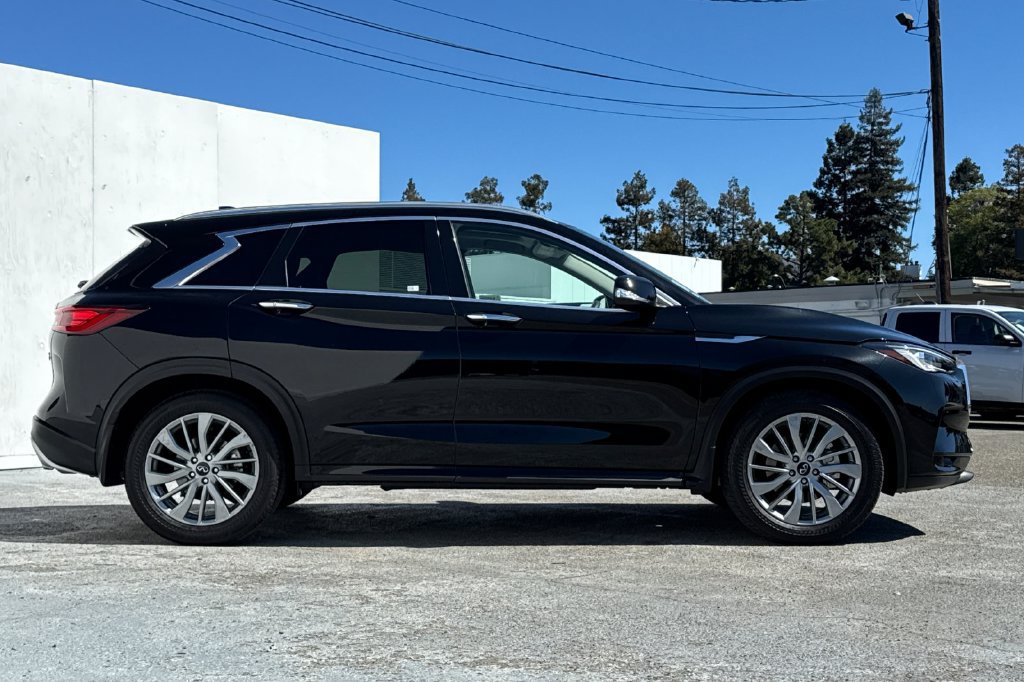 Certified 2024 INFINITI QX50 Luxe w/ Cargo Package AWD/4WD image 2