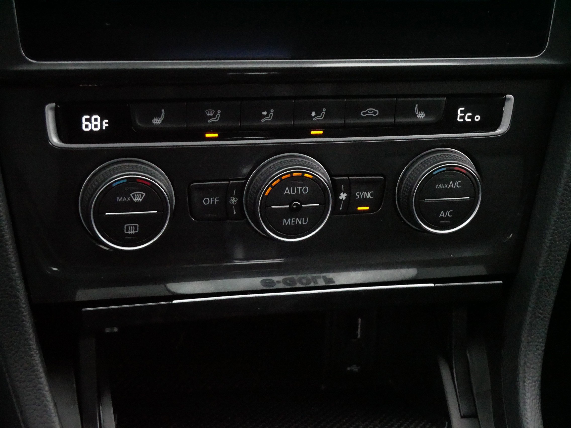 Used 2019 Volkswagen e-Golf SE w/ Driver Assistance Package image 22