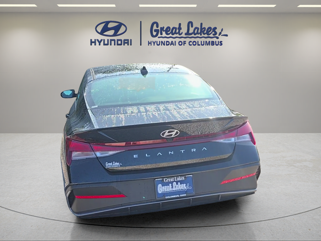 New 2026 Hyundai Elantra SEL Sport FWD image 4