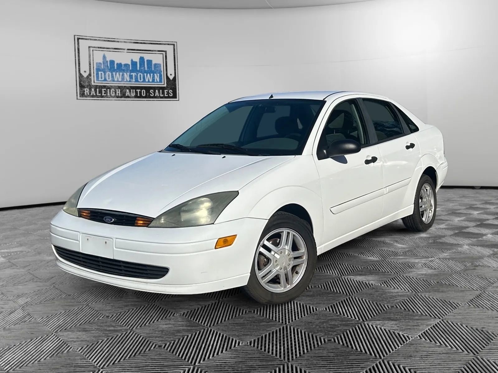 Used 2003 Ford Focus SE image 2
