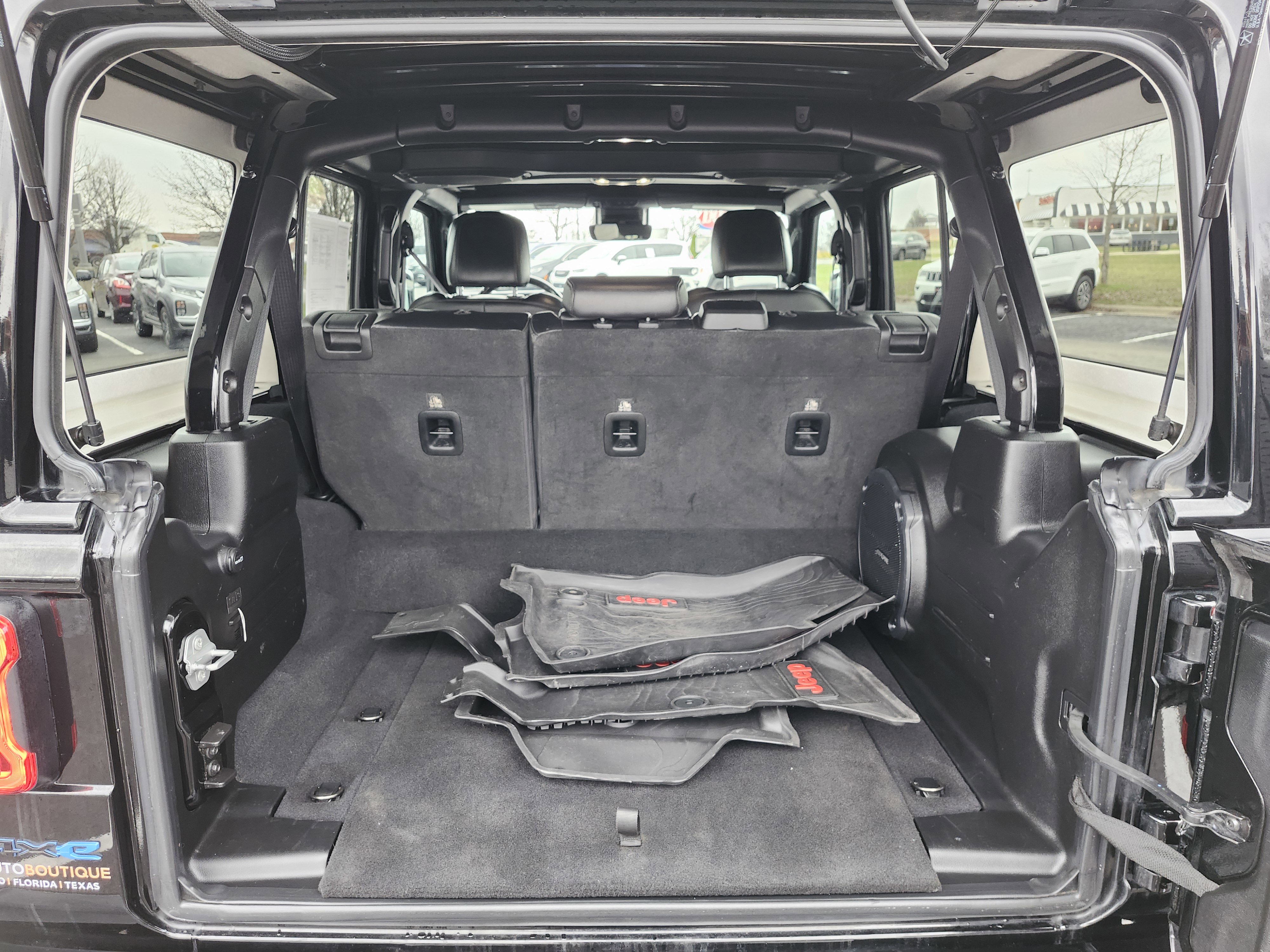 Used 2022 Jeep Wrangler Unlimited Sahara image 24