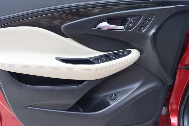 Used 2020 Buick Envision Essence FWD image 12