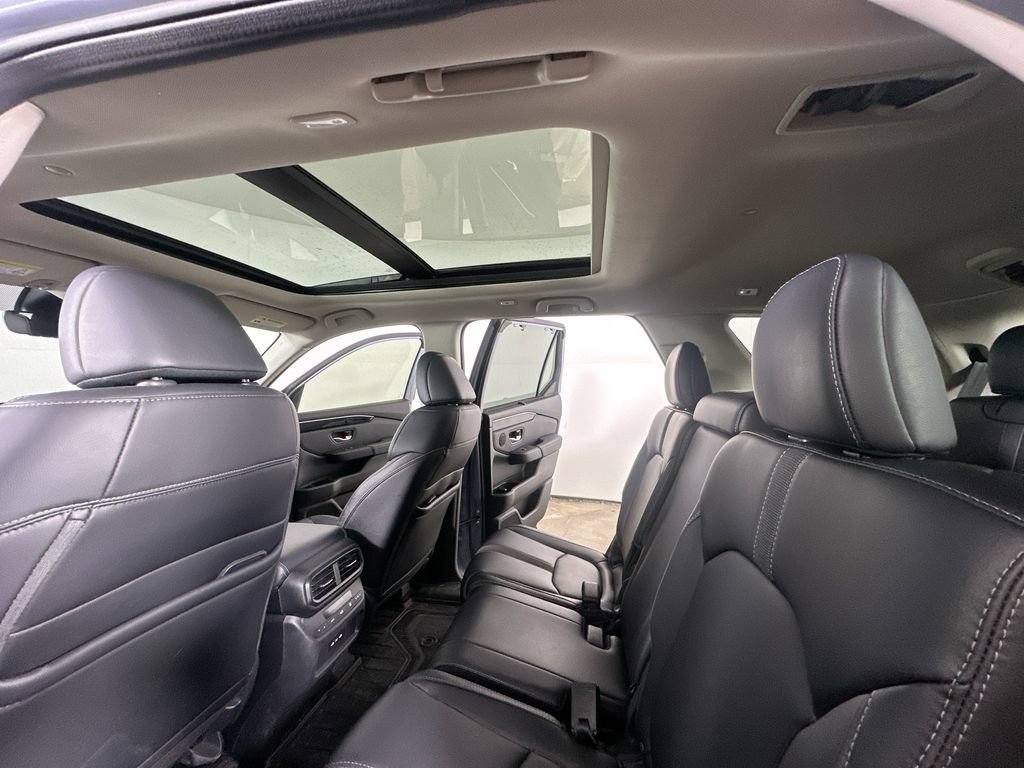 Used 2024 Honda Pilot Touring image 13