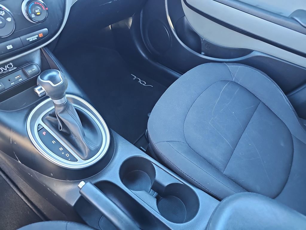 Used 2015 Kia Soul image 29