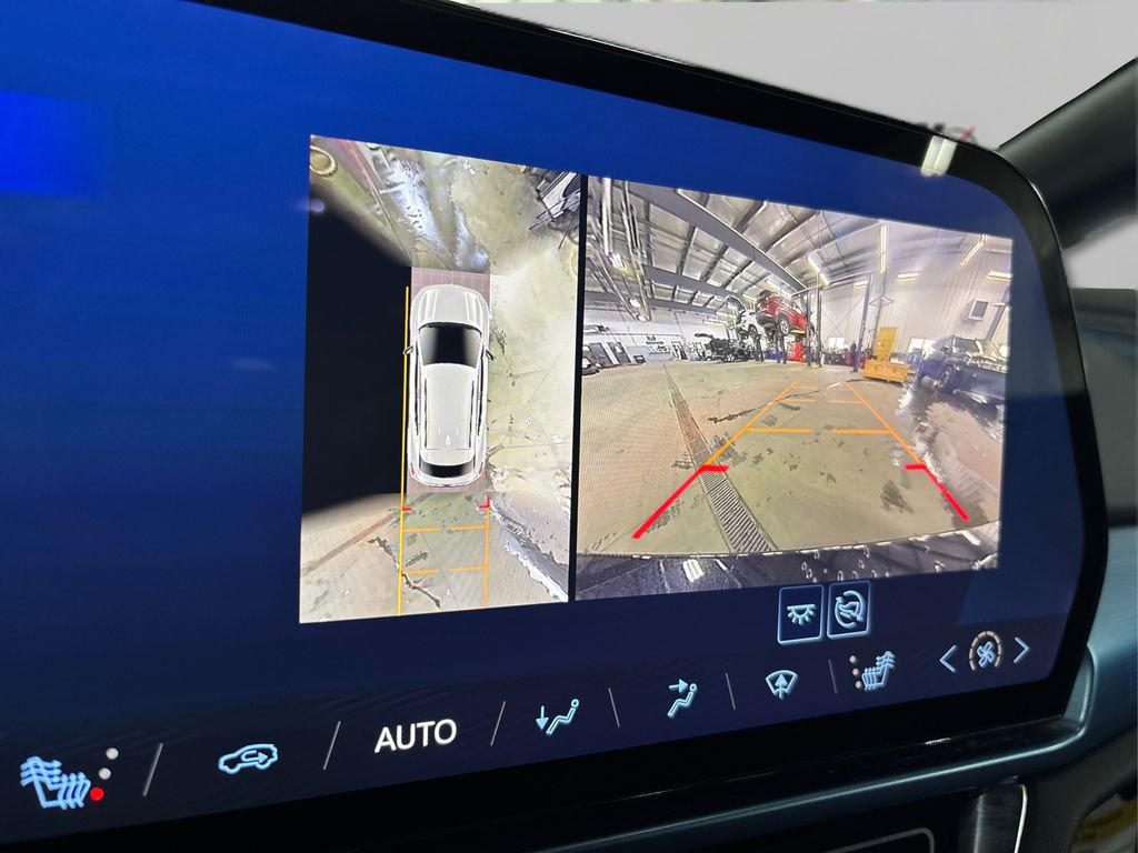 Used 2025 Chevrolet Equinox EV LT image 34