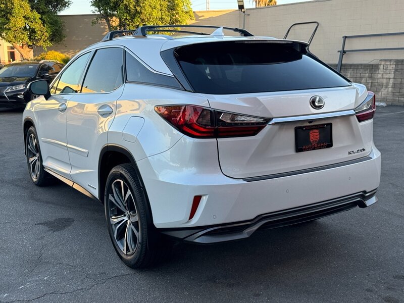 Used 2018 Lexus RX 450h AWD w/ Premium Package image 12