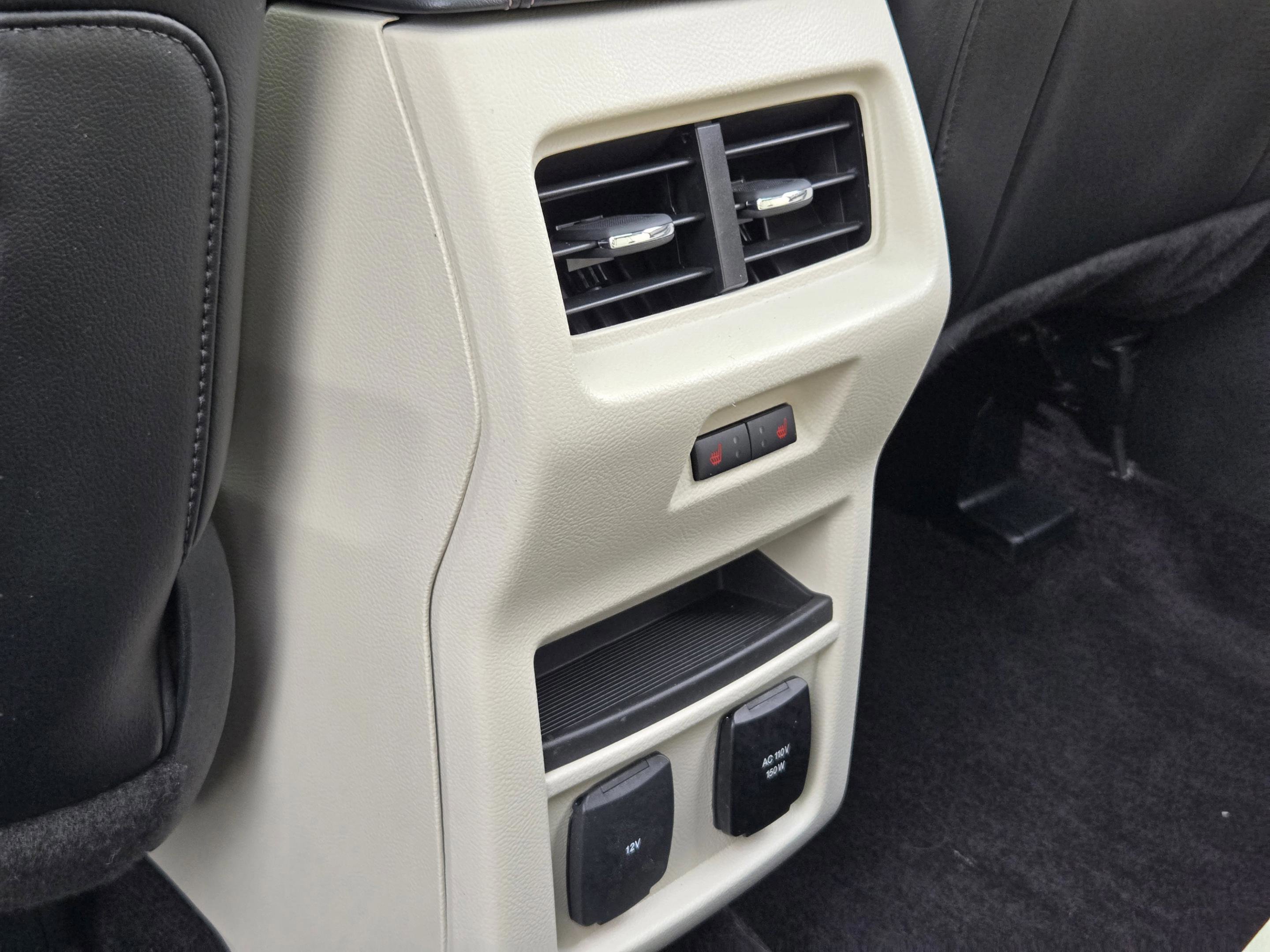 Used 2015 Ford Edge Titanium w/ Equipment Group 301A FWD image 22