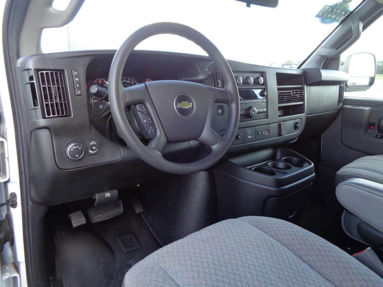 Used 2018 Chevrolet Express 3500 LS RWD image 11