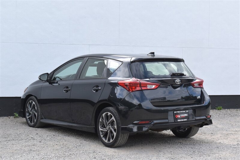 Used 2018 Toyota Corolla iM w/ All-Weather Mat Package FWD image 2