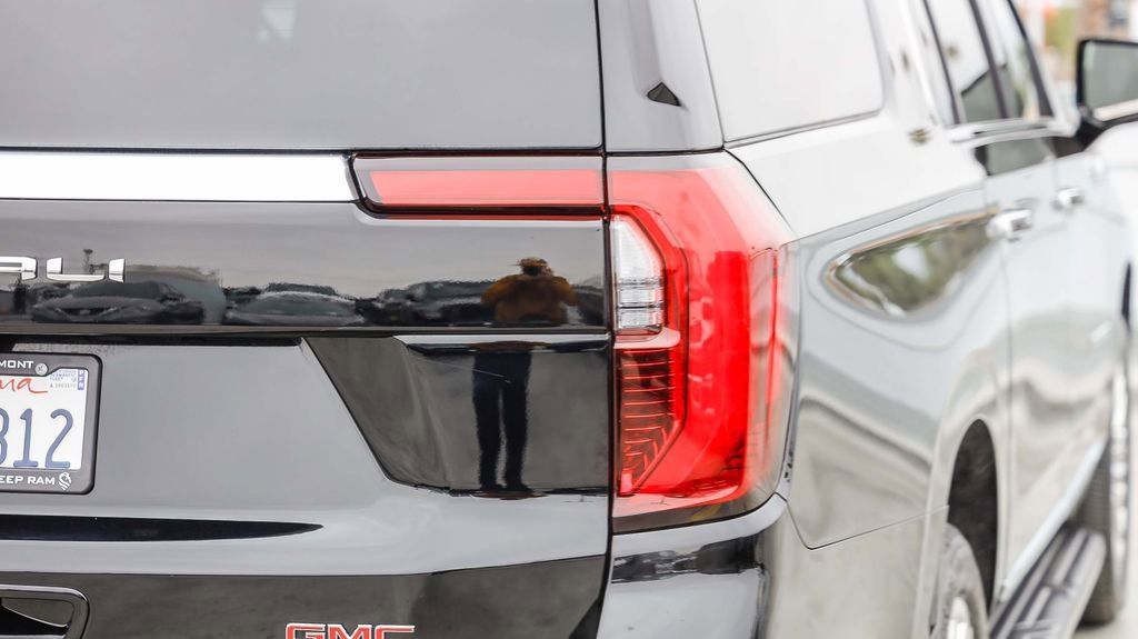 Used 2025 GMC Yukon XL Denali AWD/4WD image 10