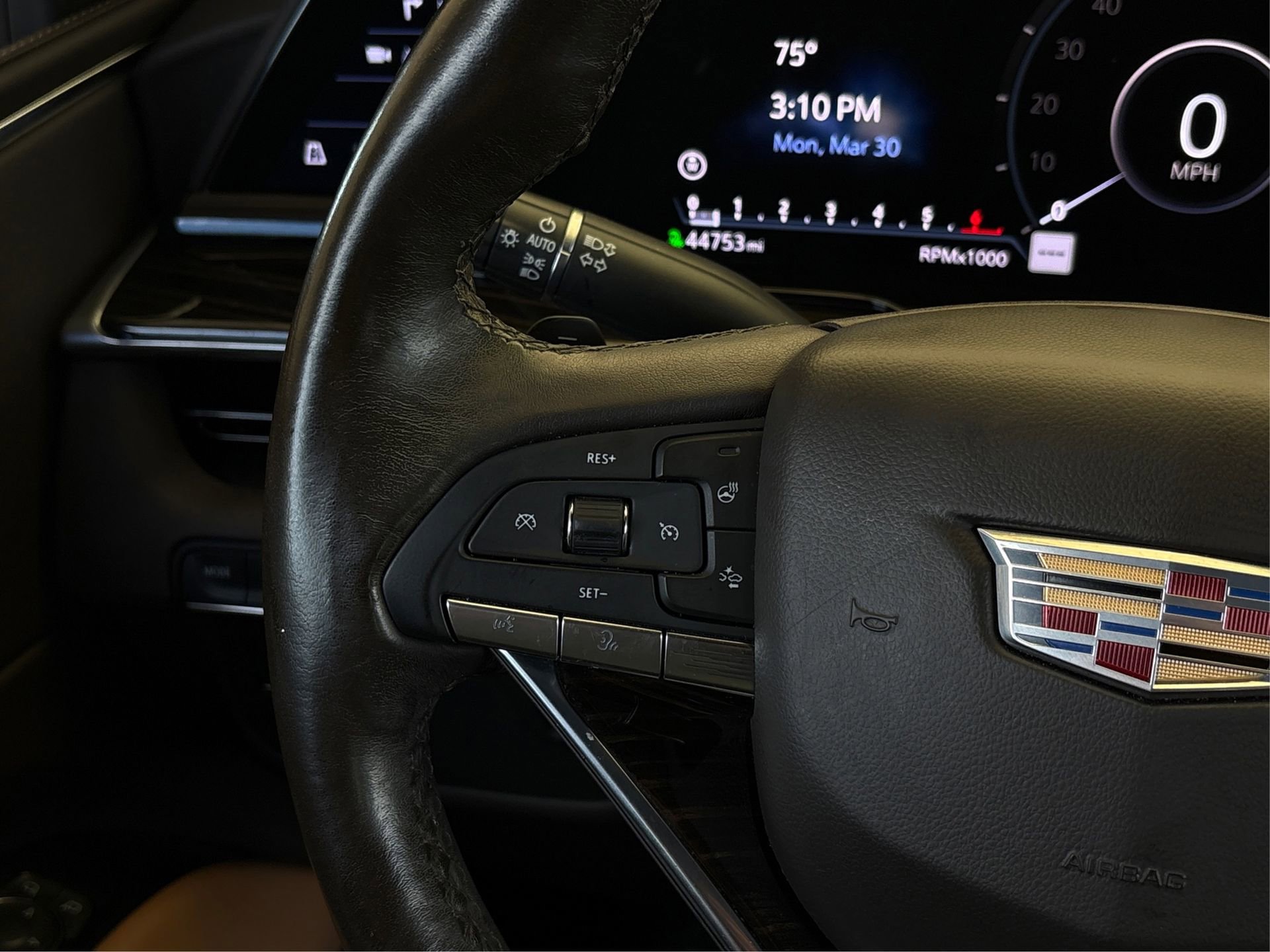 Used 2022 Cadillac Escalade ESV Premium Luxury image 27