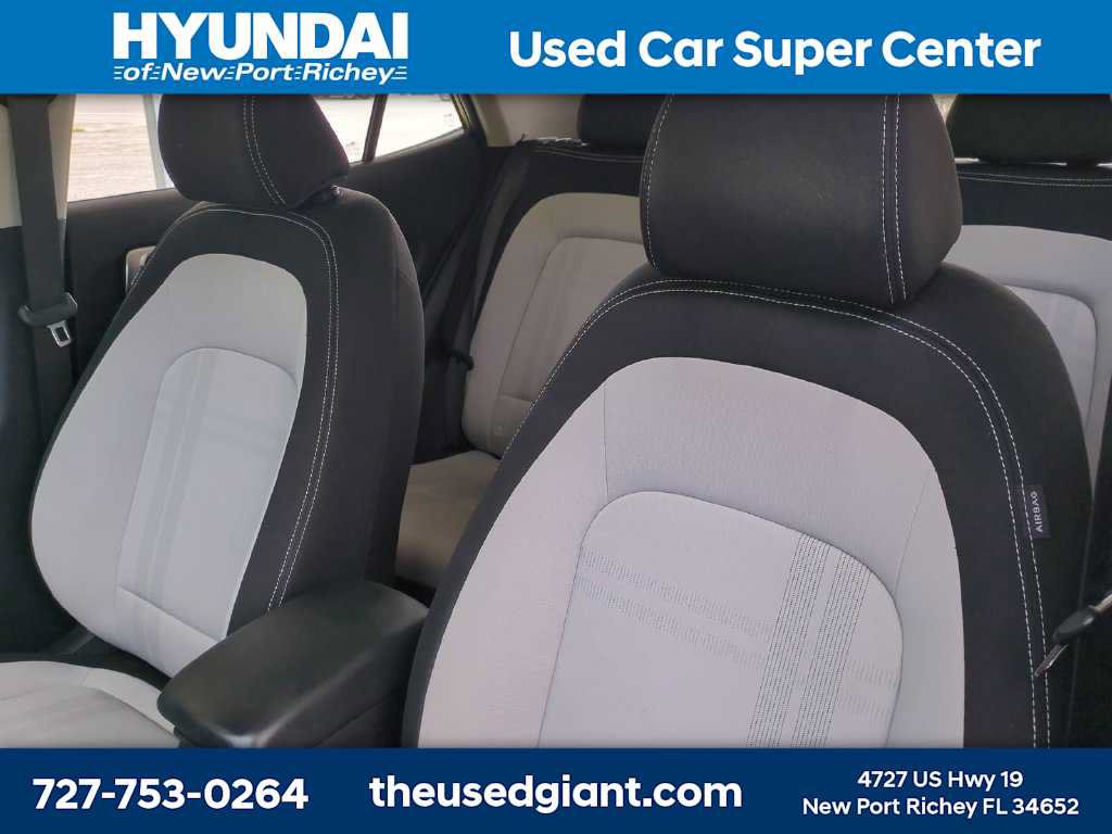 Certified 2024 Hyundai Venue SEL FWD image 7