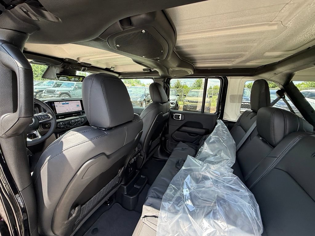 New 2026 Jeep Wrangler Unlimited Sahara AWD/4WD image 23