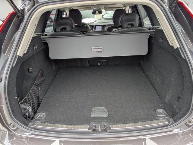 Certified 2023 Volvo XC60 T8 Ultimate AWD/4WD image 28