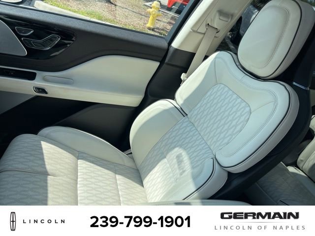 Used 2022 Lincoln Aviator Black Label AWD/4WD image 13