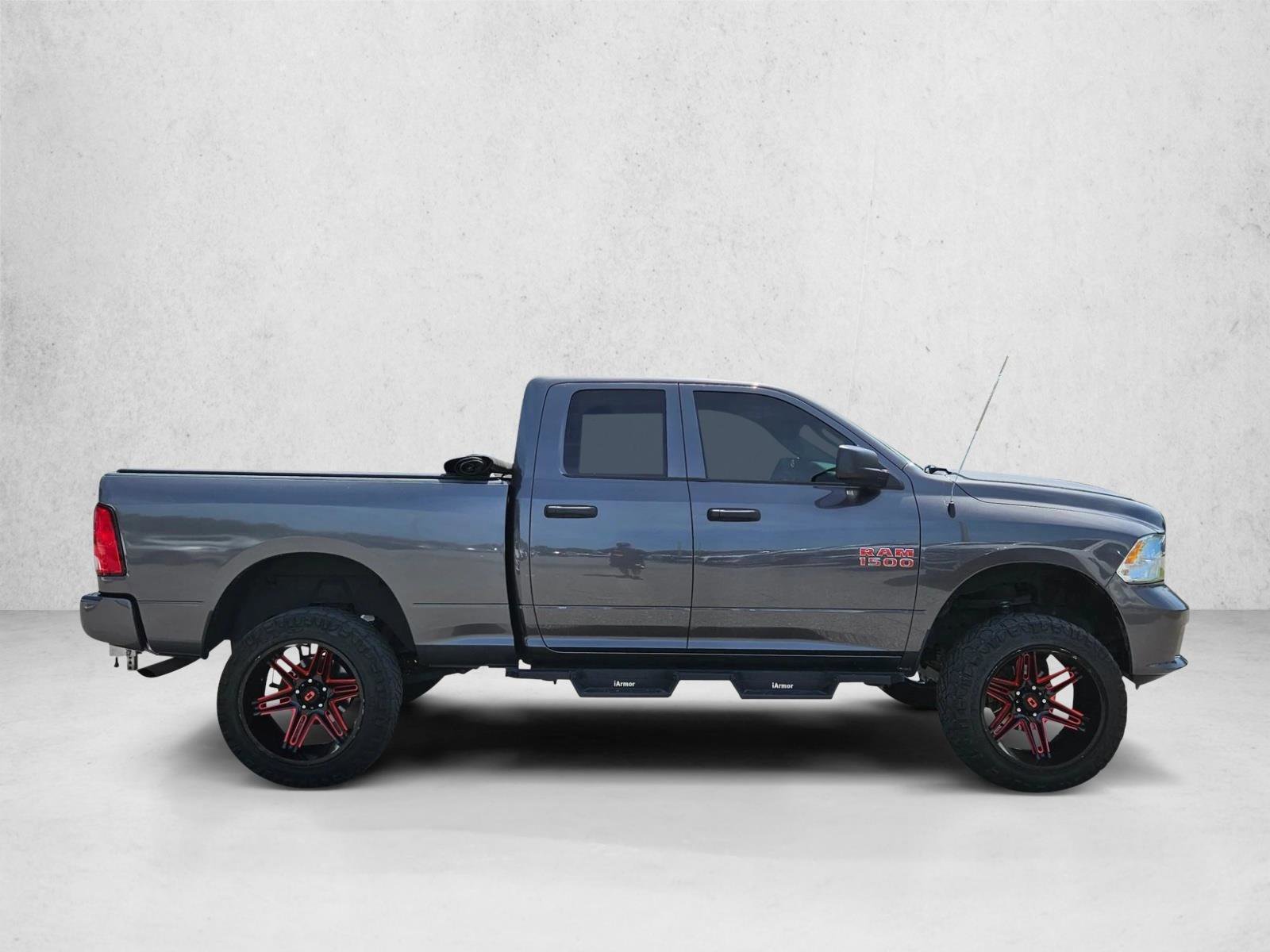 Used 2018 RAM 1500 Express AWD/4WD image 3