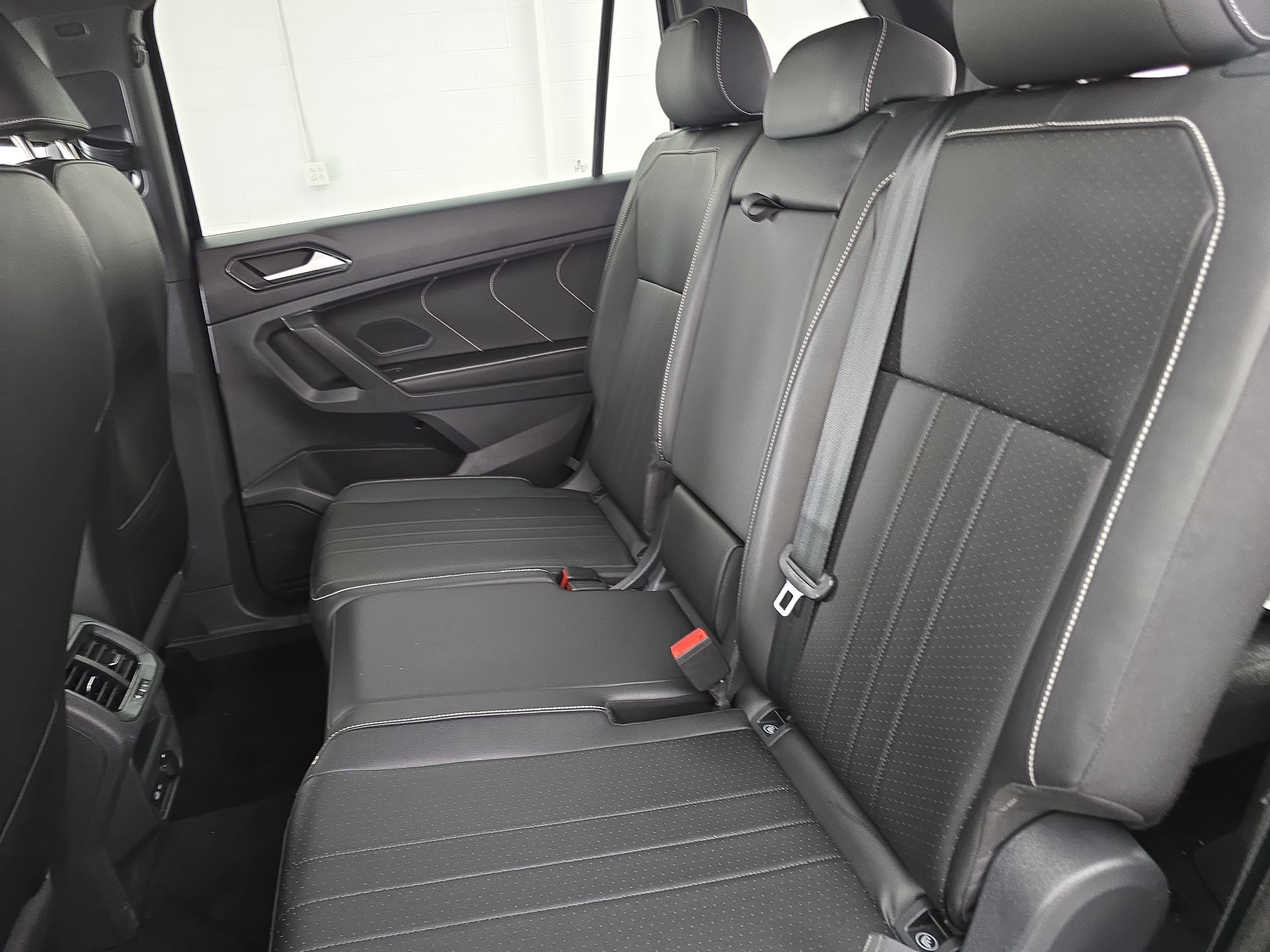 Used 2023 Volkswagen Tiguan SE R-Line FWD image 14