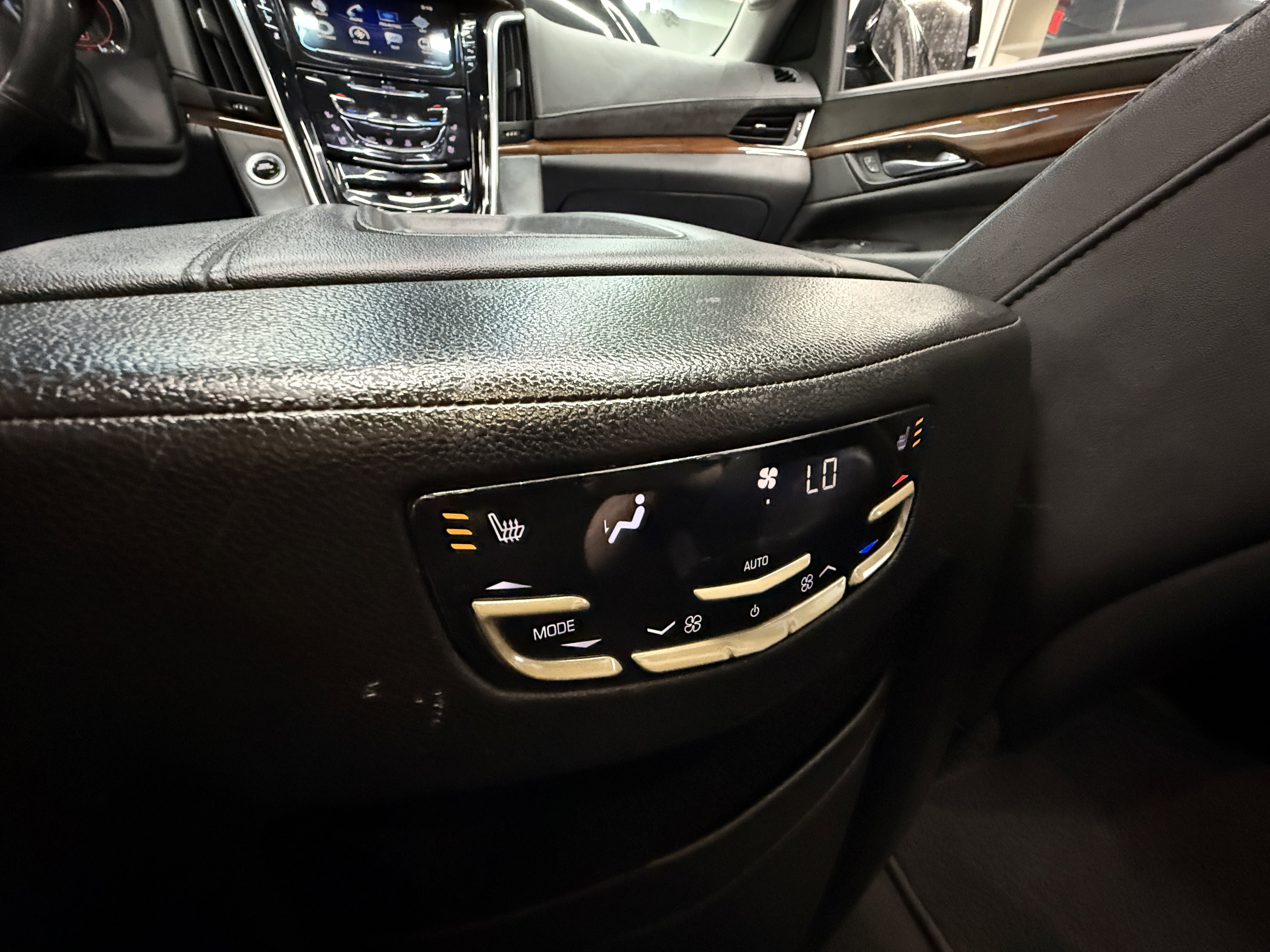 Used 2019 Cadillac Escalade Luxury image 26