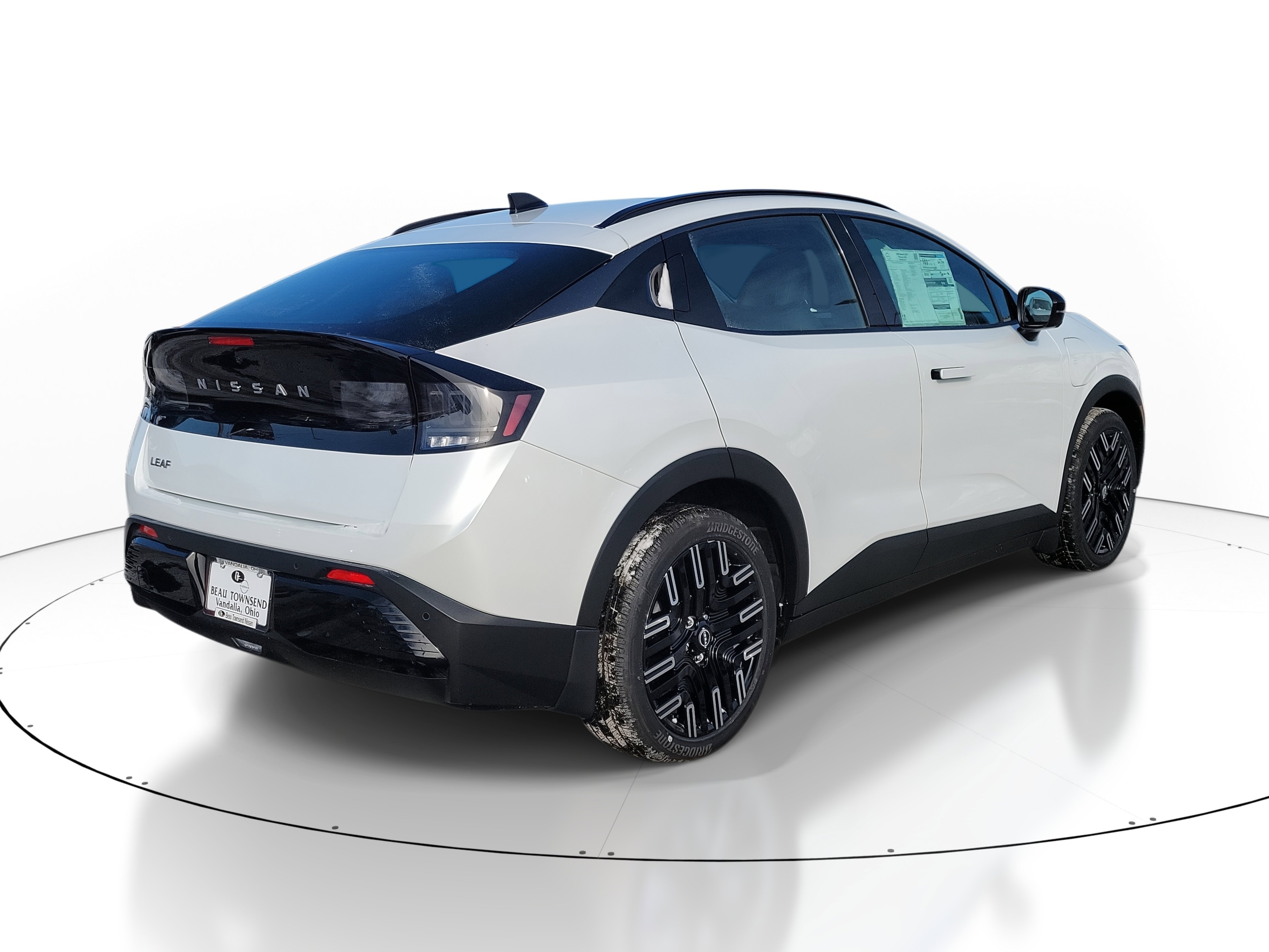 New 2026 Nissan Leaf Platinum+ w/ Cargo Package (Platinum+) FWD image 4
