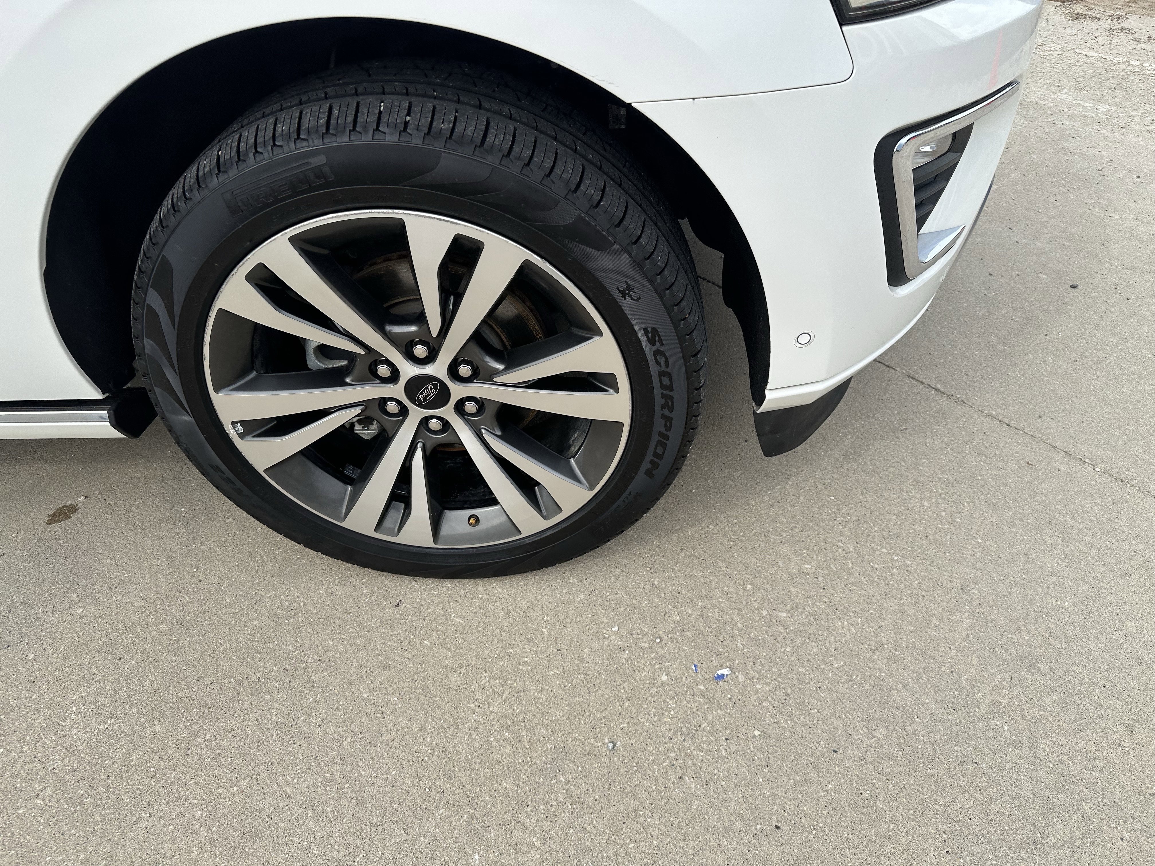 Used 2020 Ford Expedition Max Platinum AWD/4WD image 2