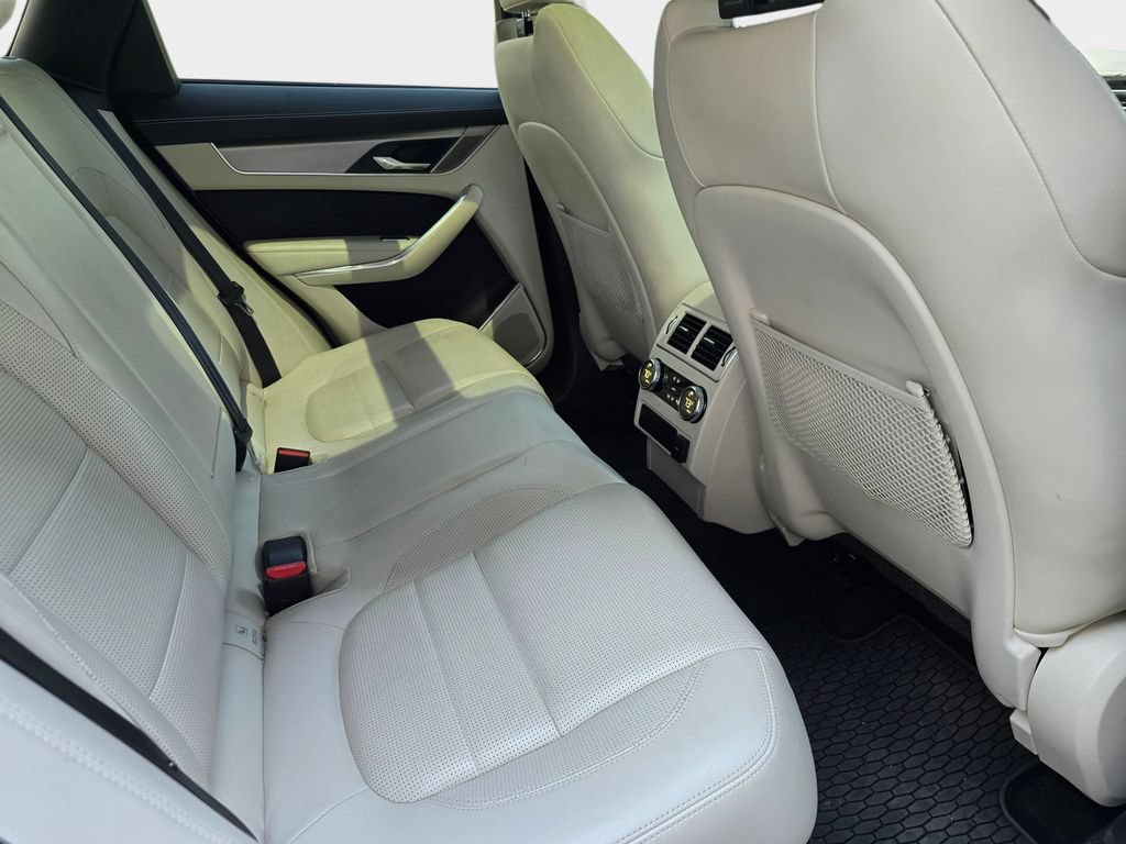 Used 2021 Jaguar F-PACE R-Dynamic S AWD/4WD image 13
